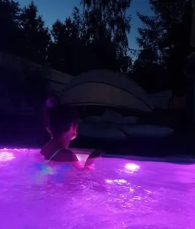 Modern Family Escape- Like Local Villa Rovaniemi