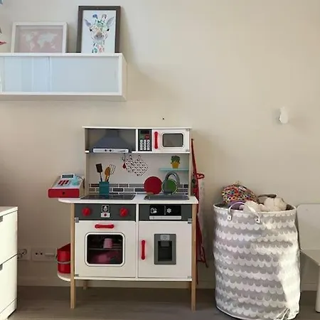 Modern Family Escape- Like Local Villa *