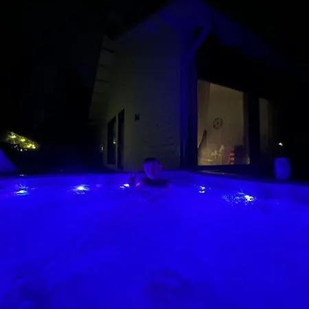 Villa Modern Family Escape- Like Local *